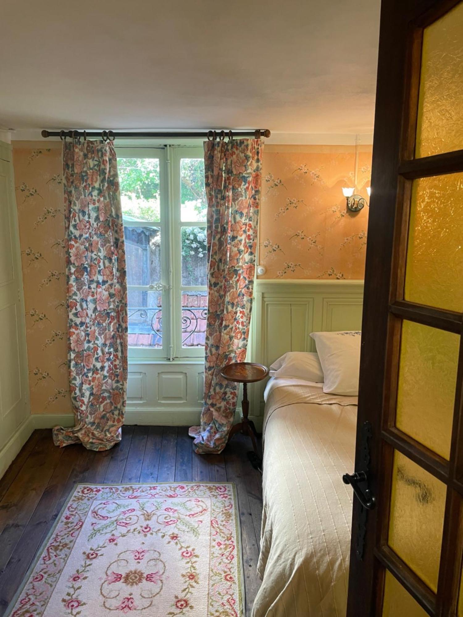 Epicerie Vieille Du Puy En Velay Hotel Le Puy-en-Velay Quarto foto